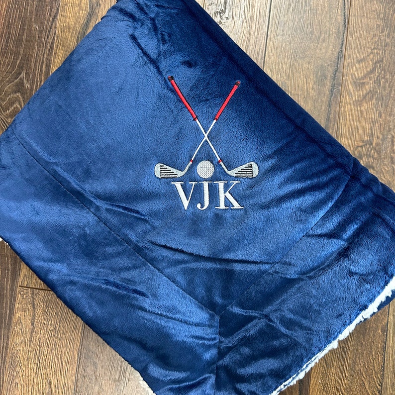 The Varsity Stitch Sherpa Blanket - Thumbnail 4