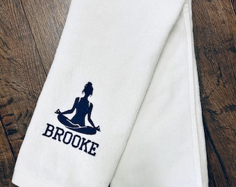 ヨガガール刺繍入りパーソナライズドスポーツタオル