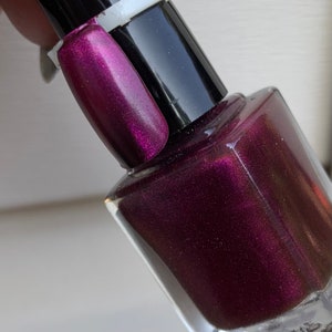 Ruby Sea Dragon  - magnetic polish ruby burgundy