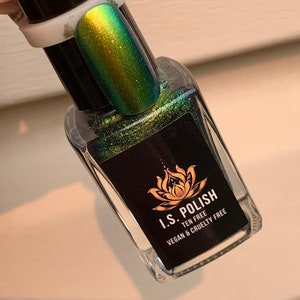 Ive Got a Green Thumb / Chrome Nail Polish image 6