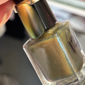 Butterfly Kisses shifting magnetic polish