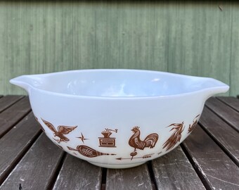 Vintage Pyrex, Americana mixing bowl, 2.5 Quart, White with brown design