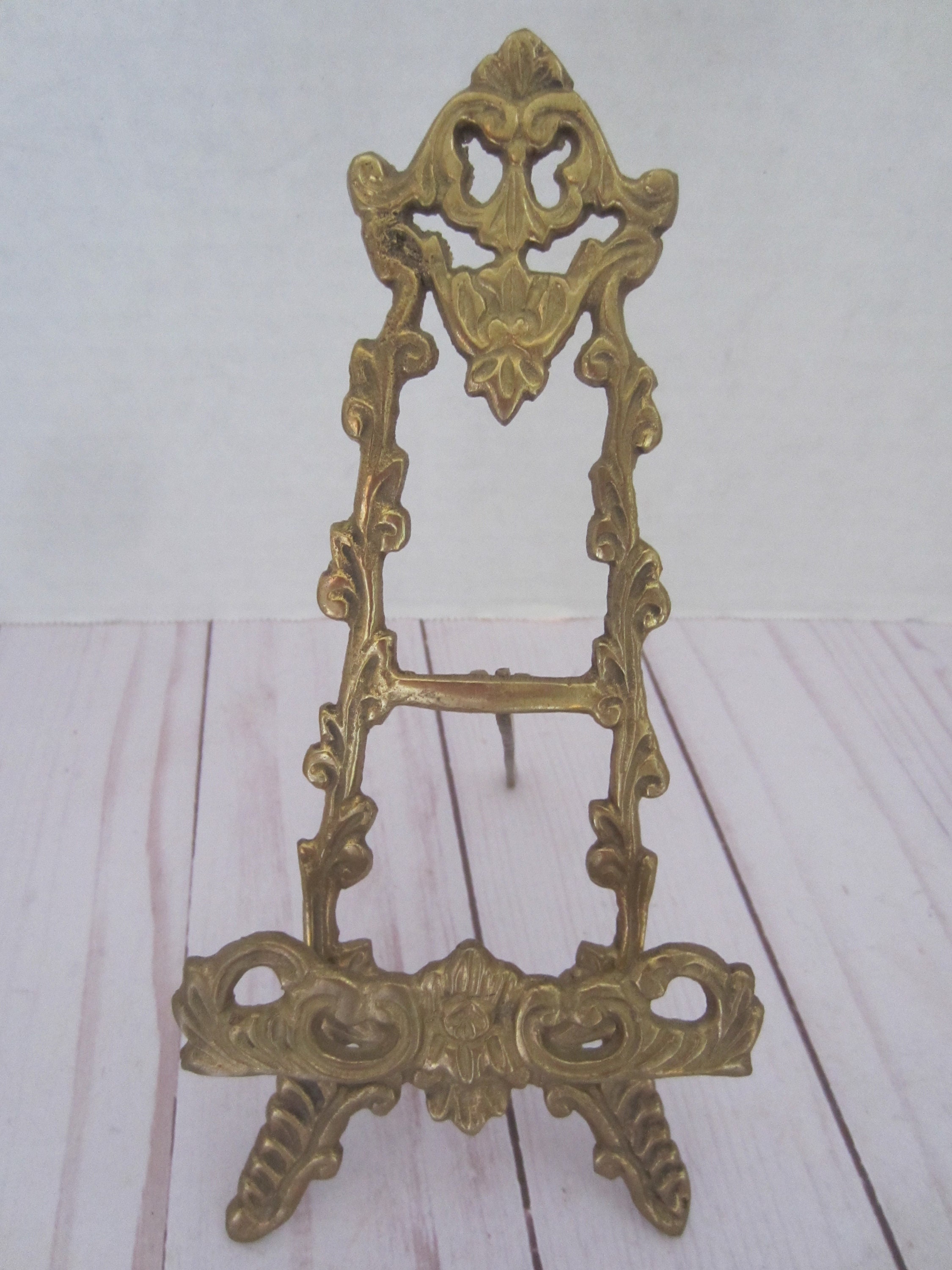 F406 Vintage Gold Tone Picture Frame Holder Stand Collectible Display 