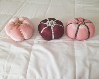 Trois petites citrouilles en velours avec bling