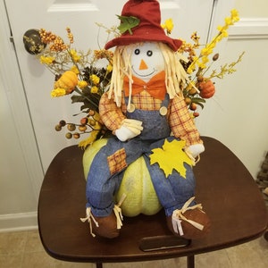 Autumn Pumpkin, Centerpiece, Fall decor,scarecrow,