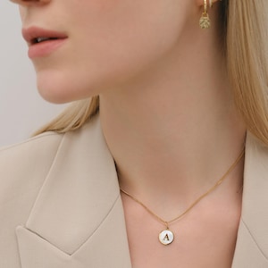 Collar Iniciales Nácar - Collar Letras - Collar Familiar Acero Inoxidable - Oro - Collar Nombre - Collar Capas - Regalo Cumpleaños - K549