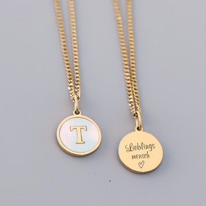 Personalisierte Perlmutt Initialen Kette - Buchstaben Kette - Familie Halskette mit Gravur - Gold - Edelstahl - Layering Halskette - K550