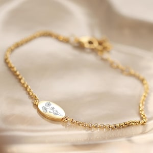 Personalized oval bracelet - Birth flower bracelet - Floral bracelet - Stainless steel bracelet - Silver, gold or rose gold - A180