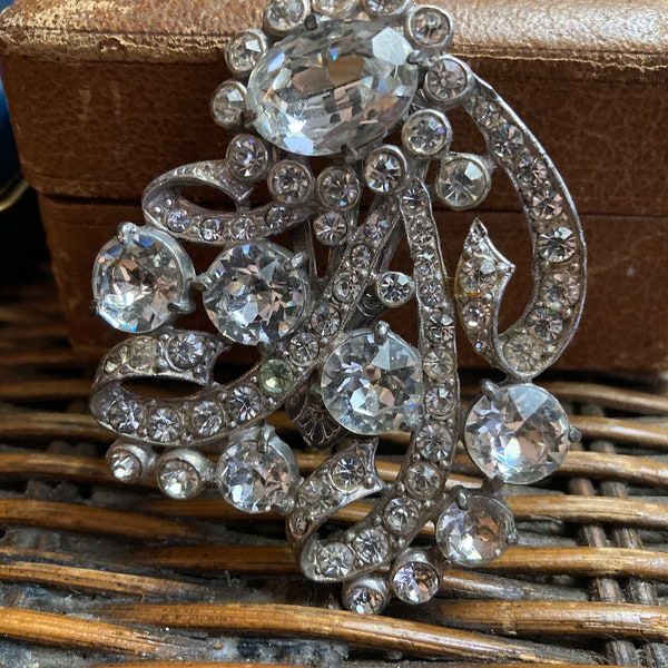 Rare STARET sparkling large broach clip