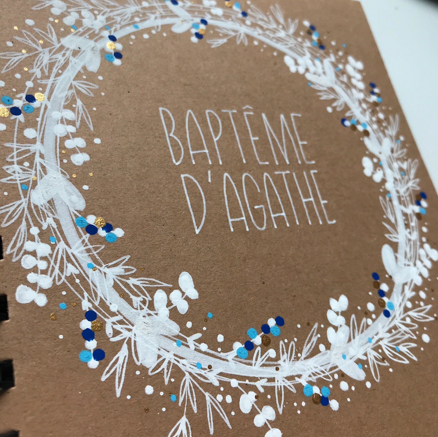 Livre d’or sur mesure « eucalyptus et baies » pour baptême et événements