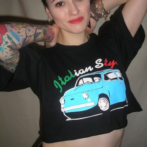Vtg 90&#39;s ITALIAN STYLE black cropped Tee S/M/L