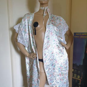 Vintage 80&#39;s Boudoir white floral satin French lace Spring flowers dressing gown S/M/L