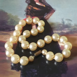 Vintage 50&#39;s Rockabilly Mod Pin Up beige faux pearls necklace XS