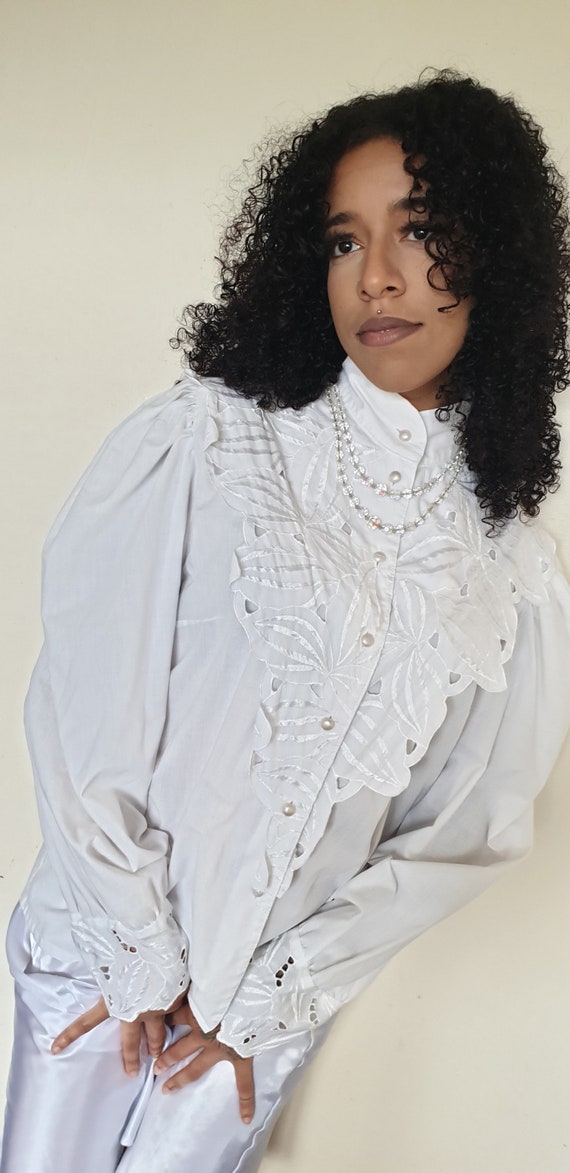 Vtg 80's Victorian GOTH white lace Romantic blous… - image 5
