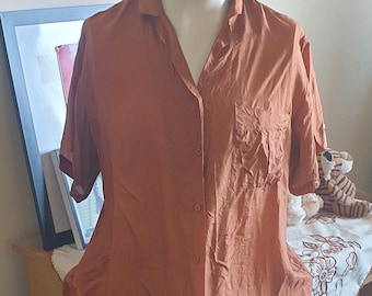 Chemise en soie brune luxueuse vintage des années 90 M