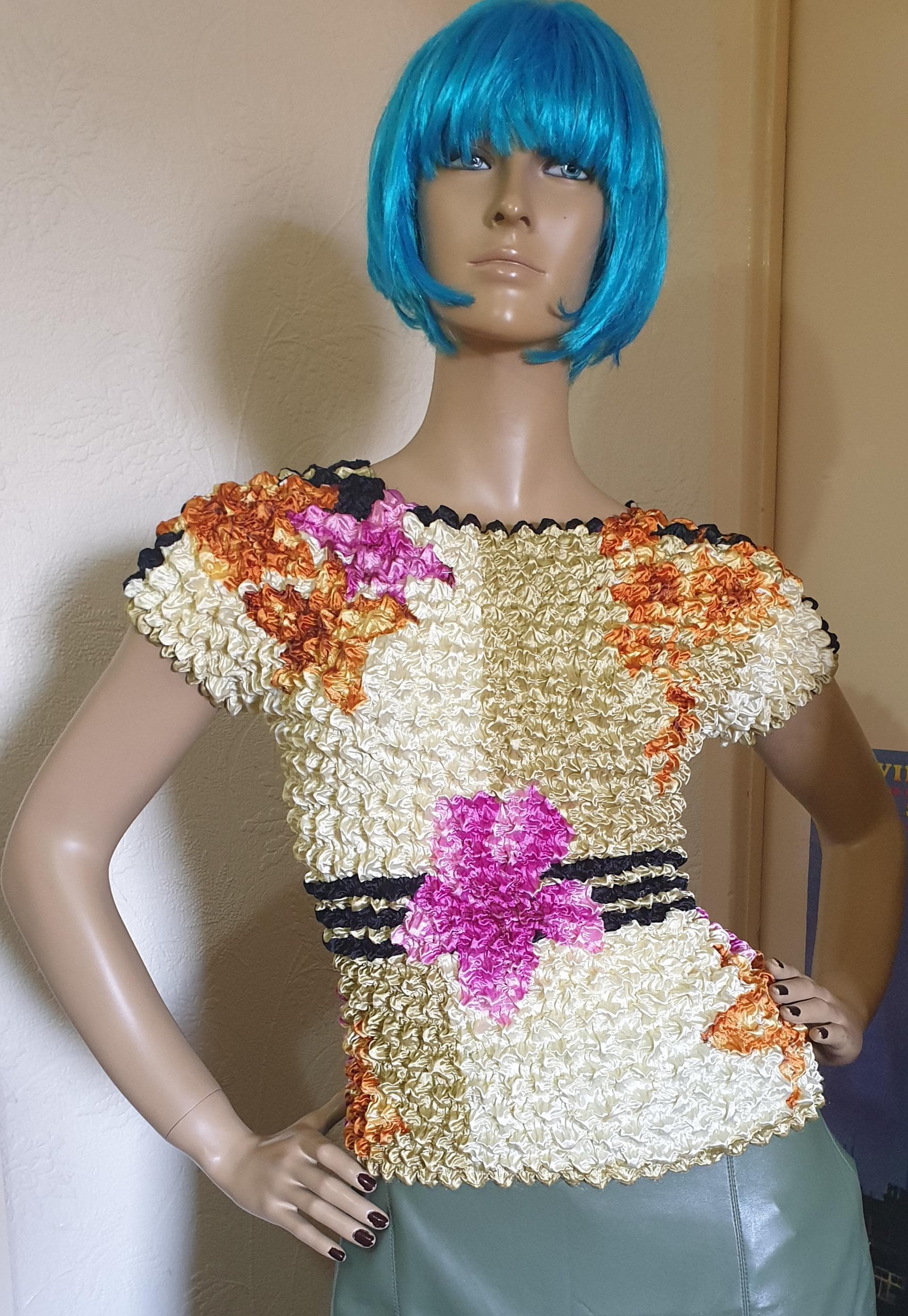 00’s pleats wrinkles popcorn vintage Y2K Vintage Popcorn Top | Crinkle Top, Art Noveau Top, Textured