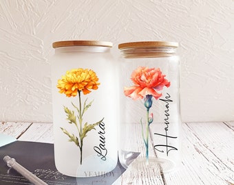 Personalisierte Geburtsblume Eiskaffeetasse, benutzerdefiniertes Dosenglas, Namensglasbecher, Blumenglasschale, Partybevorzugung, personalisierte Brautjungferngeschenke