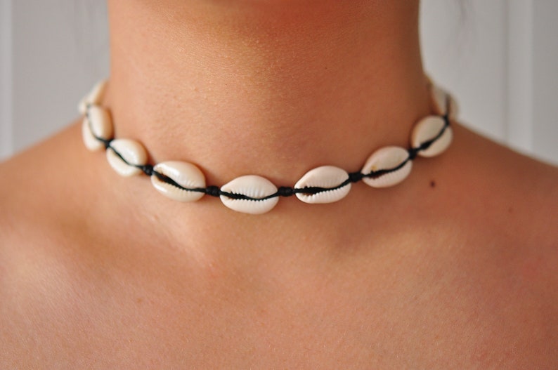 Basic Guide for Buying Shell Necklace 