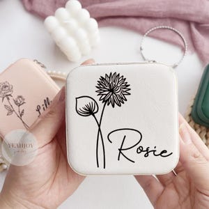 Portagioie da viaggio personalizzato, piccolo organizer quadrato per orecchini, scatola regalo per damigelle d'onore per sorella, mamma, amica, collega, portagioie per il mese di nascita