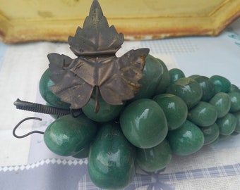 Vintage green stone bunch of grapes / antique green rolled gem/Grappe onix vert/ Spain 60s/Gemstone Grape/Polished Jade