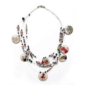 Collana Cappuccetto Rosso - Stupenda collana multigiri fatta a mano in Italia - Gioiello unico di carta e resina