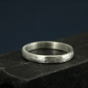 Perfect Hammered 2.5mm Band Women&#39;s Silver Wedding Ring Wedding Band Simple and Unique Solid Sterling Silver Hammered Band Rustic Band