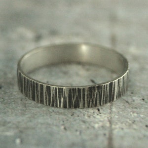 Gehämmerte Rinde Band Silber Holz Strukturband Silber Ehering 4 mm breit Band Silber Ehering Wald Hochzeit Zweig Band oxidiert