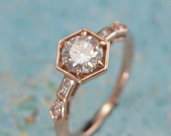 Anel de noivado hexagonal em ouro rosé, solitário de moissanita com detalhes em diamante, anel de abelha em ouro maciço, anel de noivado solitário de célula de mel em ouro rosé