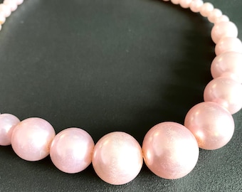 1980s PINK PEARL NECKLACE - Faux Pearl Vintage 80s Necklace - Statement Beaded Collar Necklace - Baby Pale Pink