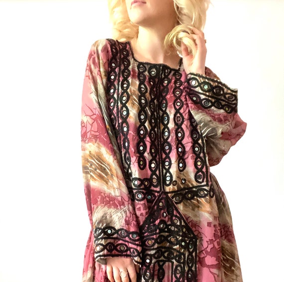 VINTAGE EMBROIDERED DRESS - Embroidered Mirrored K