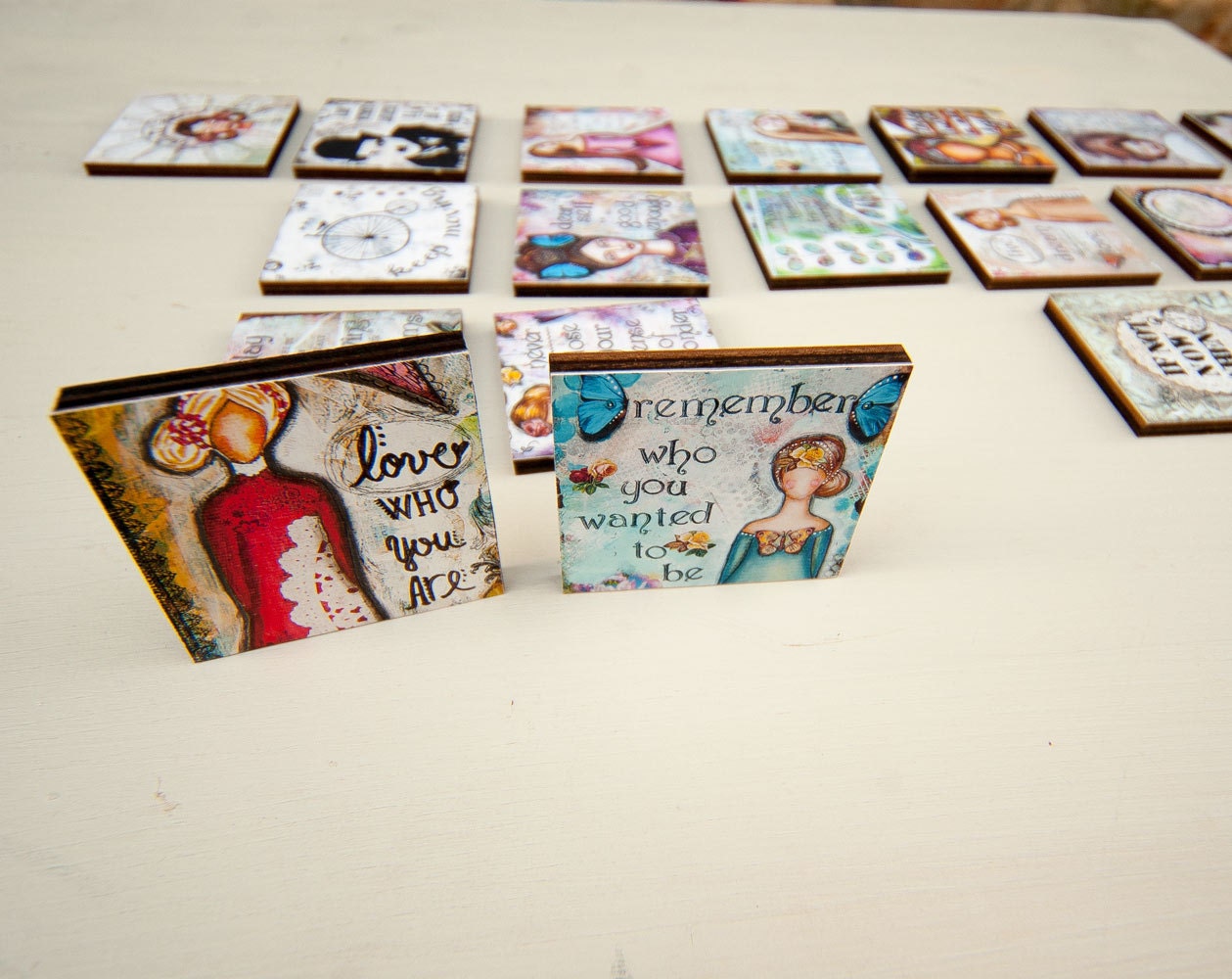 1,000 Artist Trading Cards: Innovative and Inspired Mixed Media ATCs [Book]