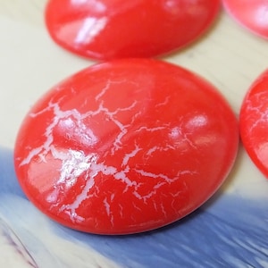Cabochões vermelhos com padrão de fenda vintage (8 peças), cabines Lucite 27x6 mm, suprimentos para pingentes vintage, cabines traseiras planas