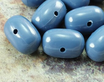 Faceted round beads 12mm German lucite beads F-23 20 Pcs Green beads Vintage acrylic beads