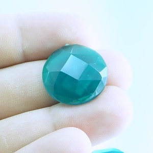 Cabochão vintage verde esmeralda - cabines traseiras planas de 22 mm - cabines vintage facetadas (20 unidades)