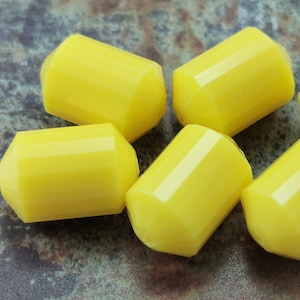 Vintage Yellow Beads ( 20 pcs ) , Barrel German Beads , Findings ,  18x12mm , Cone Lucite Beads