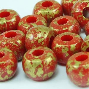 50個 10 x 6 mm ラウンドプラスチックビーズ、ヴィンテージドイツビーズ、ファインディング、ルーサイトビーズ、穴サイズ 3 mm