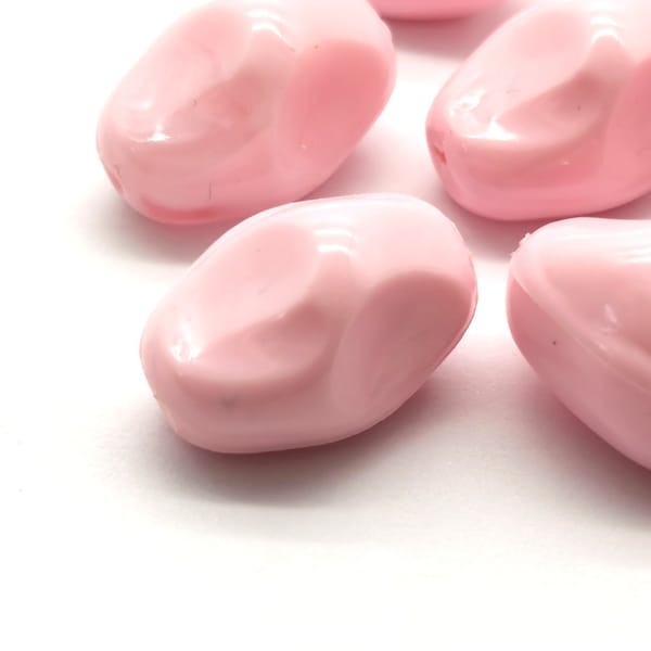 Light Pink Acrylic Beads (20 pcs ) , 20mm Vintage german beads , Oval Carved Beads , Jewelry Making Supplies  cwn 04