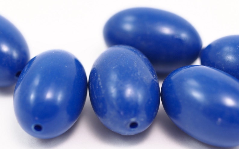 23mm Lucite Beads 5 pcs Oval Opaque Beads Vintage Plastic German Beads bk235