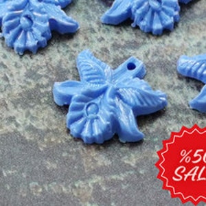 Blue Flowers Beads (20 psc) , 15mm Leaf Beads , Vintage Plastic Beads , Bracelet Findngs  , Pendant , Earring Findings