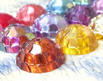 Ornamented Vintage Plastic Beads ( 10 pcs ) , Lucite Round Flat Back Buttons/Cabs  , 20mm AB  beads