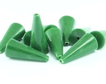 Green Vintage Cone Beads (10pcs) , 22mm ,Geometric Lucite Beads , German Lucite Beads - C2