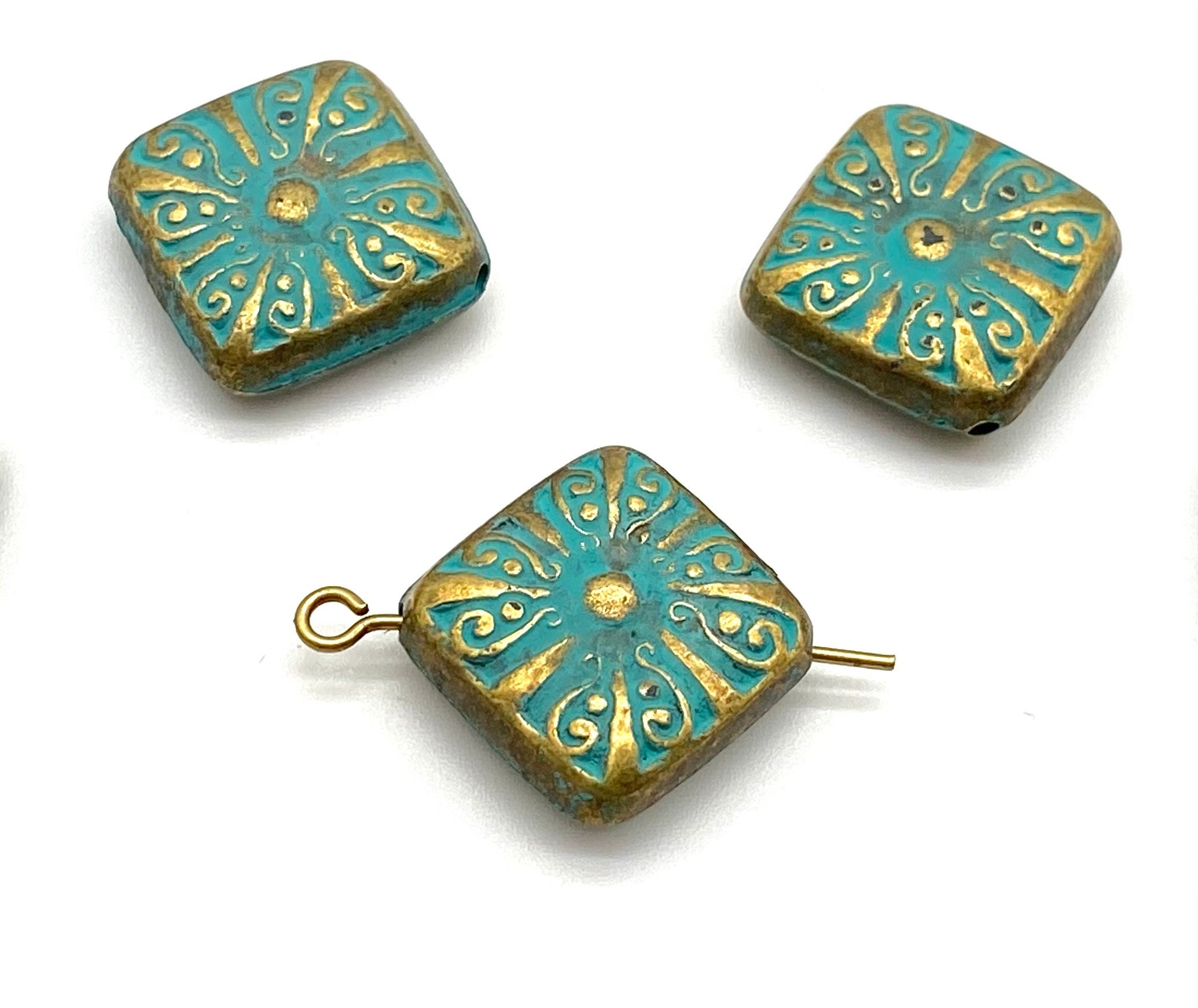 Boucles D'oreilles Gouttes En Résine Turquoise Brillante - Acier Doré - Modèle V2 - Neuf étiqueté