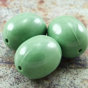 Vintage Oval Beads (10pcs) ,  Lucite Beads , 18mm German Beads , Bracelet supplies - OV24