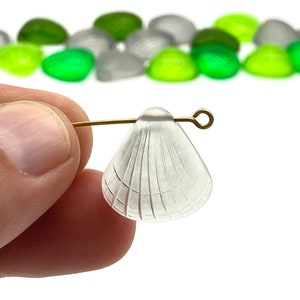 Plastic Seashell Beads ( 10 pcs ) , Vintage German Lucite Beads , 20mm Seashell Pendant , Beads for Jewelry