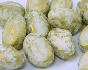 Golden speckled - 20 White Oval Beads , Vintage German Beads , 20x14 mm , Lucite Beads