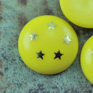 Cabochons en plastique jaune ( 4pcs ) , 23mm Star print cabochons , cabochons pour bijoux - v4c