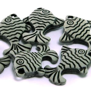 Schöne Fisch Acryl Kunststoff Perlen Anhänger 1 Loch Schwarz und Grau Zubehör 25x19mm Lucite Perlen Schmuckzubehör