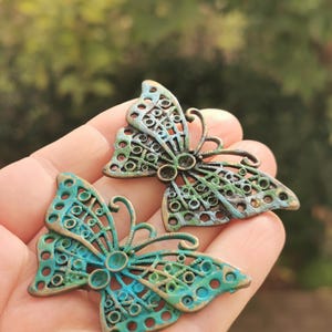 Breloques papillon, oeuvre d&#39;art peinte à la main, 57 x 33 mm, accessoires de bijouterie, fournitures pour bijoux, connecteur de collier papillon 8+8 trous, automne