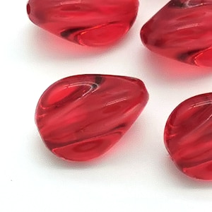 Clear Red Carved Acrylic Beads (20 pcs ) , 16mm Vintage german beads , Jewelry  Making Supplies  nwc 05