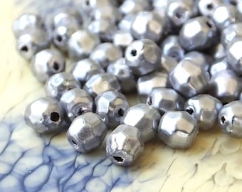 Tiny faceted silver tone beads  , Vintage 3mm lucite beads , Jewellry findings , Lucite beads - B69